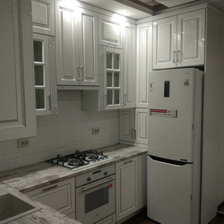 Кухни МДФ цвет Белый (RAL 9003) с серебряной патиной