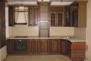 Кухня на заказ с фасадами из Массив дуба  Орех темный, классическая форма