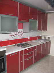 Кухня на заказ с фасадами из Пластик в профиле  Красная галактика (9575/L) Снято с производства