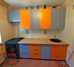 Кухня на заказ с фасадами из Ламинат в профиле  Небесно голубой и Оранжевый