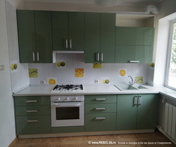Кухня на заказ с фасадами из МДФ  Мятно-зелёный (RAL 6029)