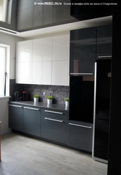 Кухня на заказ с фасадами из Эмаль  Белый  (RAL 9003) и Базальтово-серый (RAl 7012)